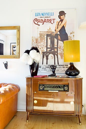 Gammel radio som skjenk Gammel radio som skjenk